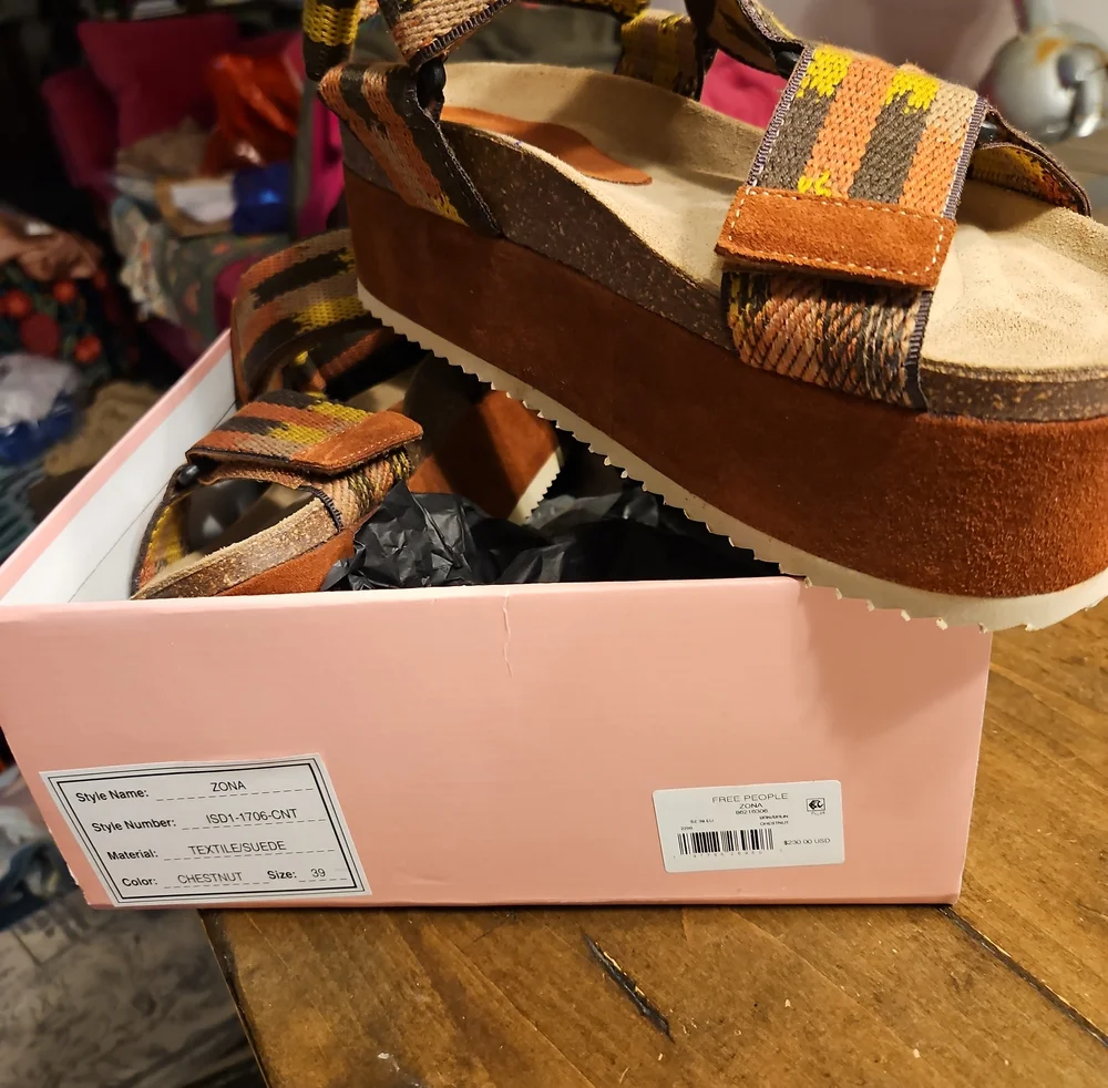 NWT Free People Intentionally Blank Flatform